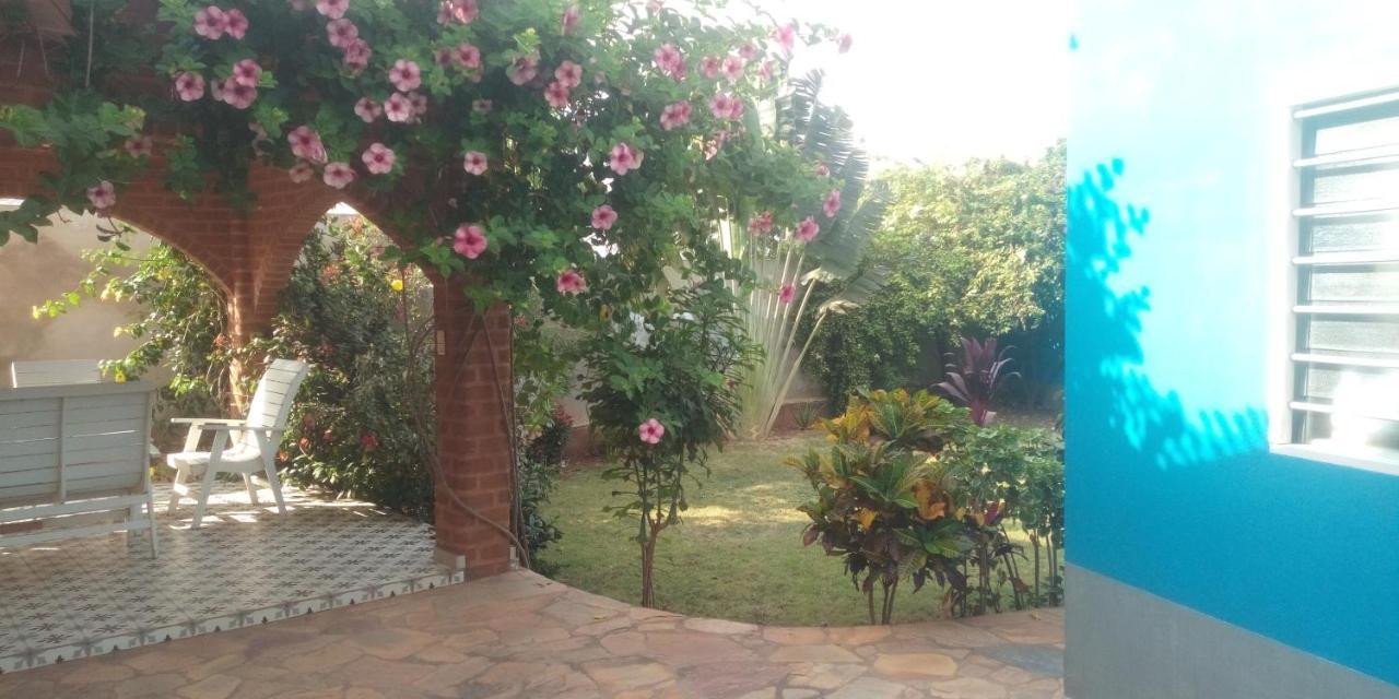 Maison Charlotte Forever Chambre D'Hotes Chez Un Couple Belgo Togolais Lomé Buitenkant foto